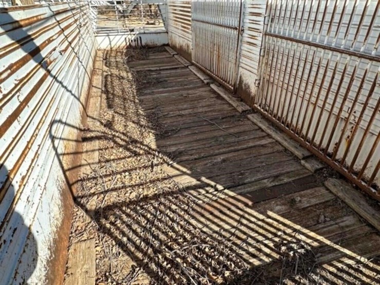 1999-gooseneck-livestock-trailer-image-7