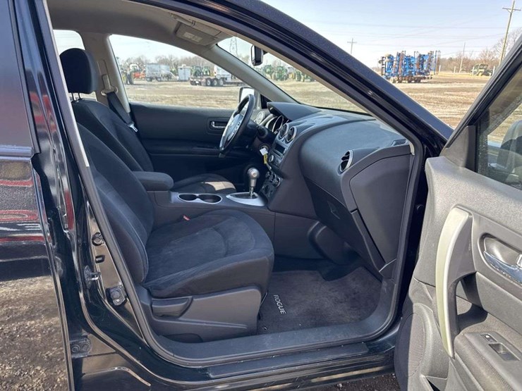 2010-nissan-rogue-image-20