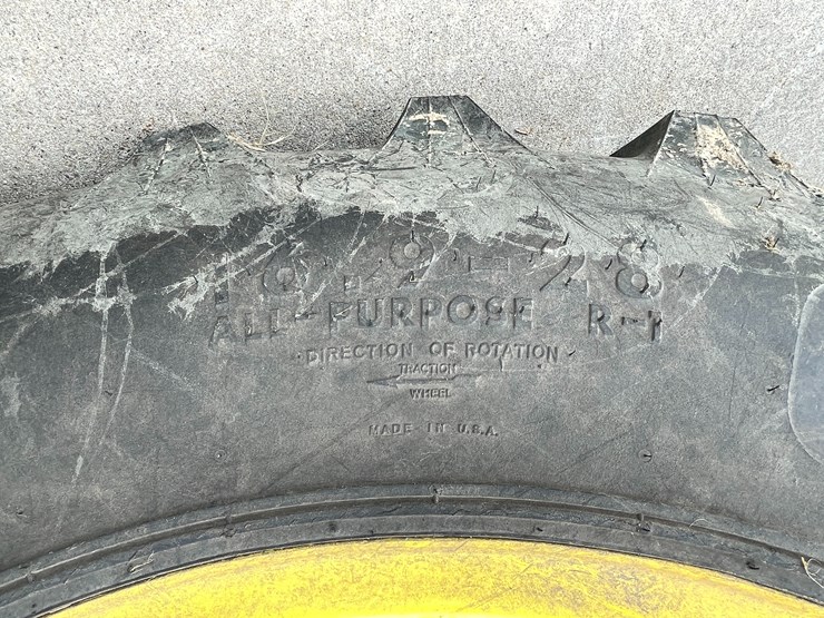 2015-john-deere-5075e-image-39