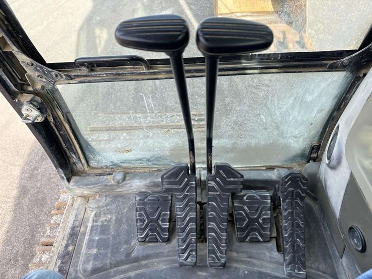 caterpillar-345d-image-24