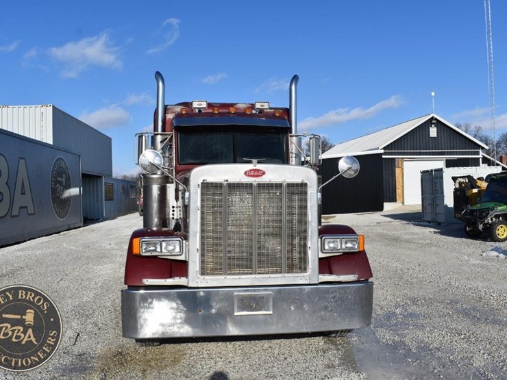 2004-peterbilt-379-image-22