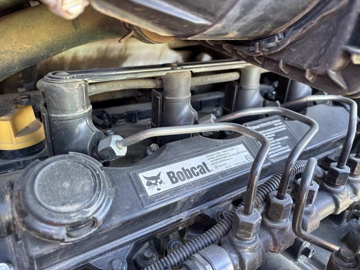 2021-bobcat-s590-image-28