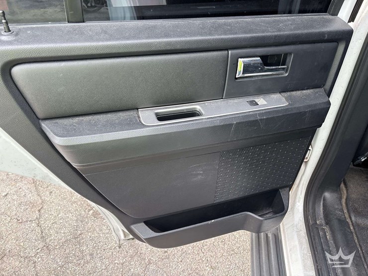 2017-ford-expedition-image-21