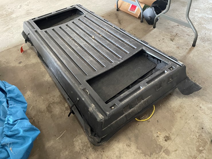 #7637-•-frabill-ice-fishing-shack-image-6