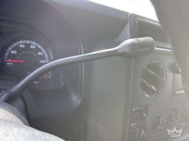 2011-ford-e350-image-16