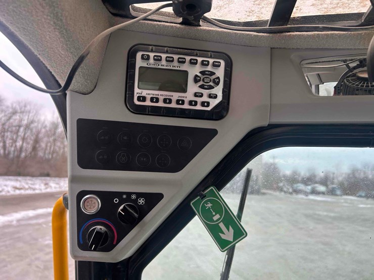 2018-jcb-270-image-29