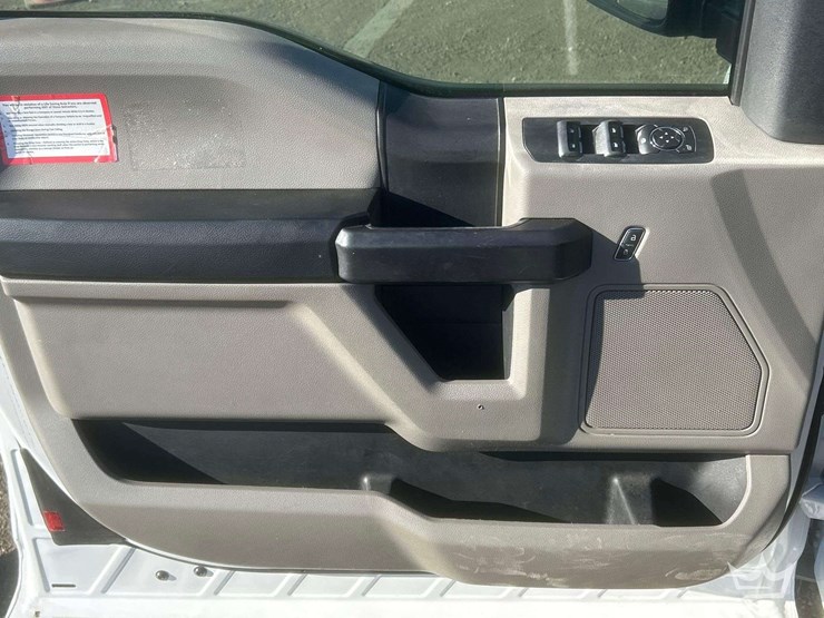 2017-ford-f150-image-15