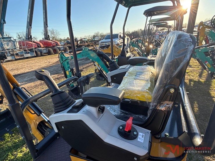 new/unused-findustry-qk20r-mini-excavator-image-9