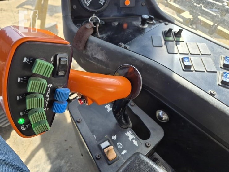 ag-chem-rogator-1254-image-20