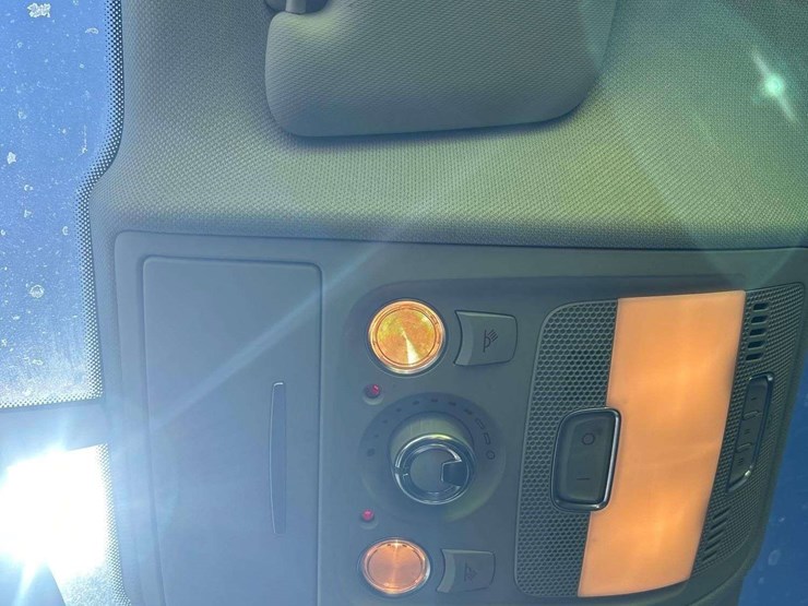 2015-audi-a4-awd-sedan-image-16