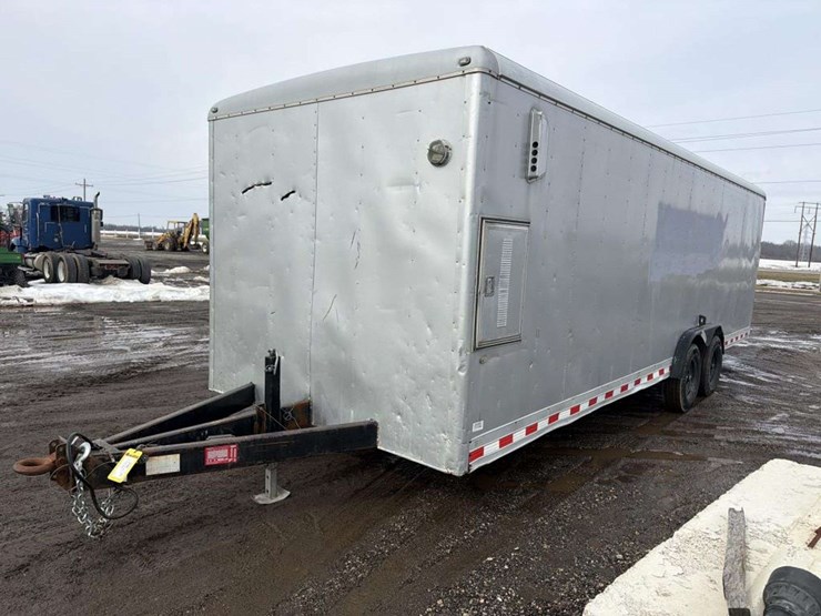 2006-cargo-wells-image-1