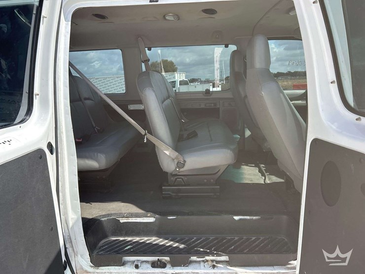 2011-ford-e350-image-20