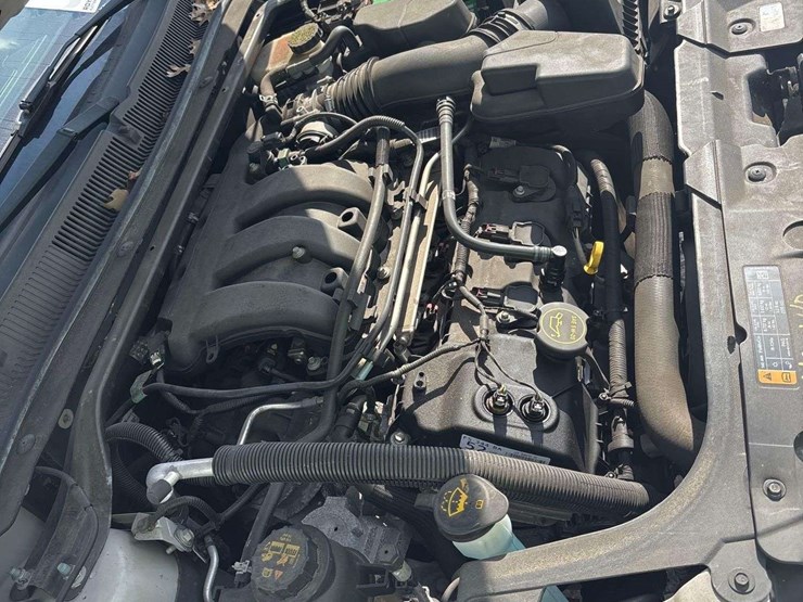 2016-ford-taurus-sedan-image-8