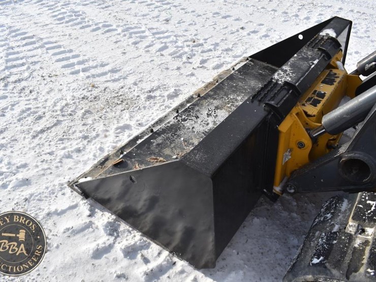 2020-deere-333g-image-26