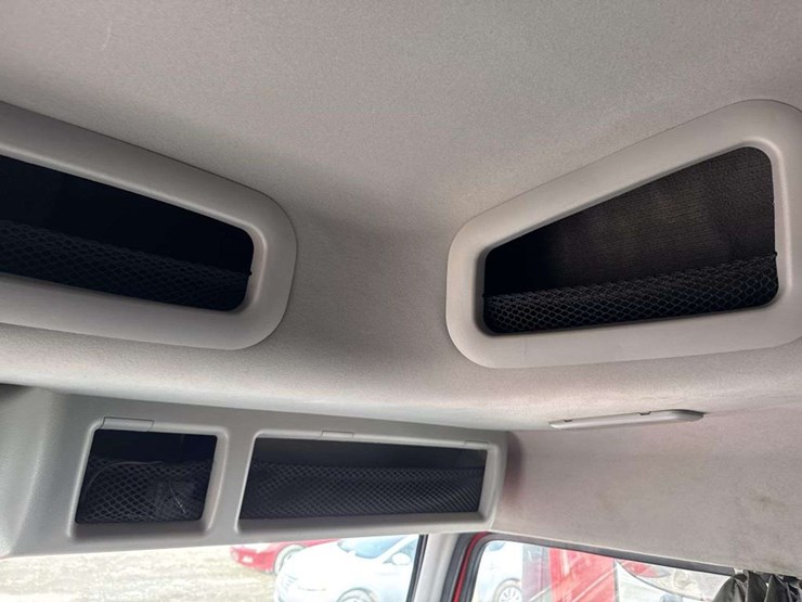 2007-volvo-vn-image-31