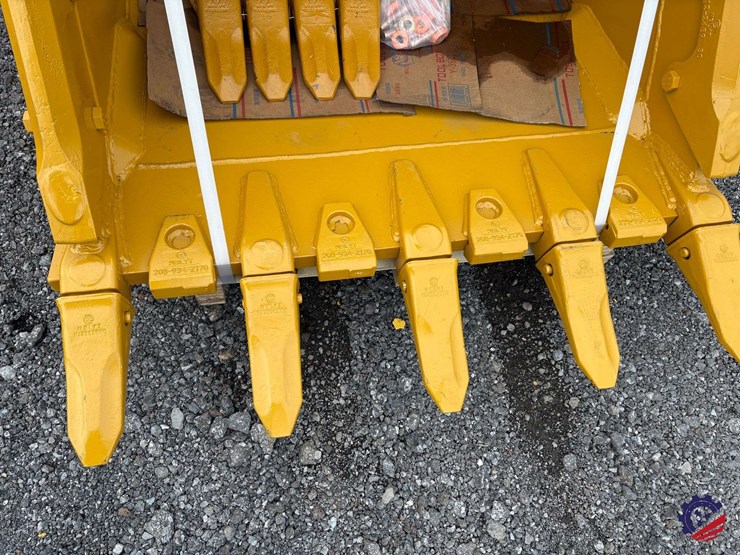 caterpillar-320-image-9