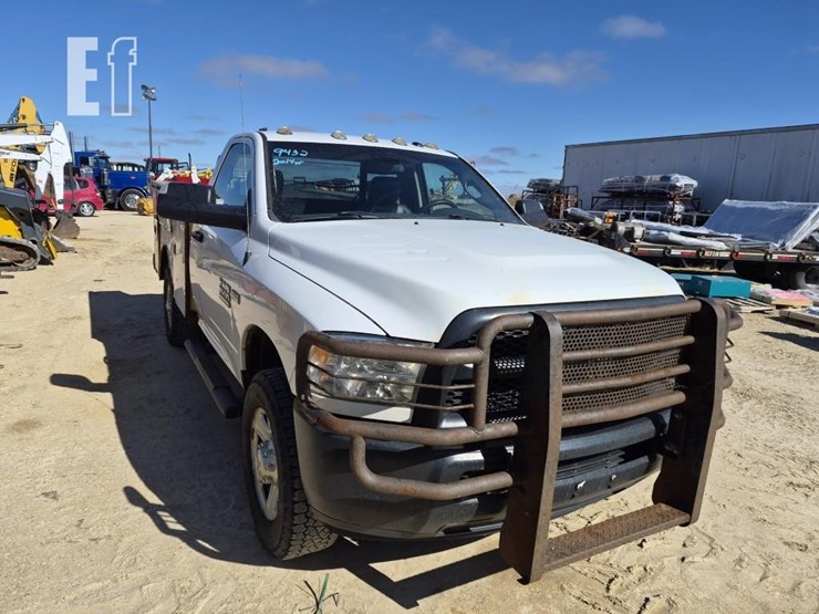 2014-dodge-ram-3500-image-5