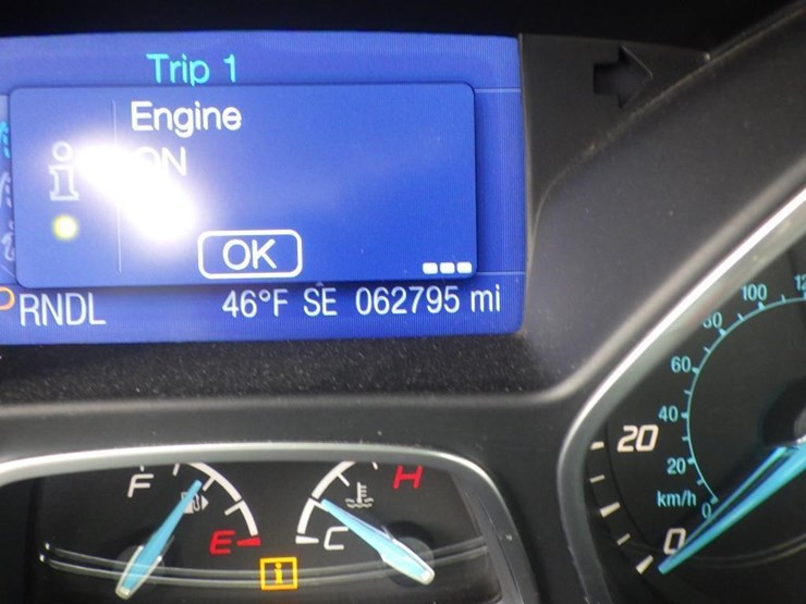 2014-ford-focus-sedan-image-14