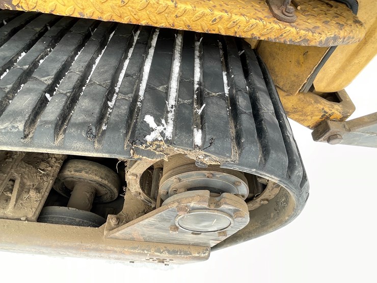 #7564-•-asv-track-loader-with-posi-track-image-16