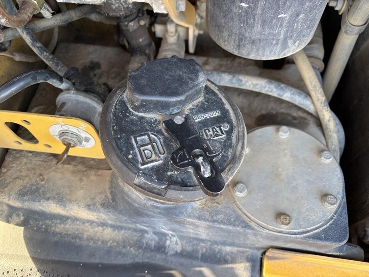 caterpillar-143h-image-62