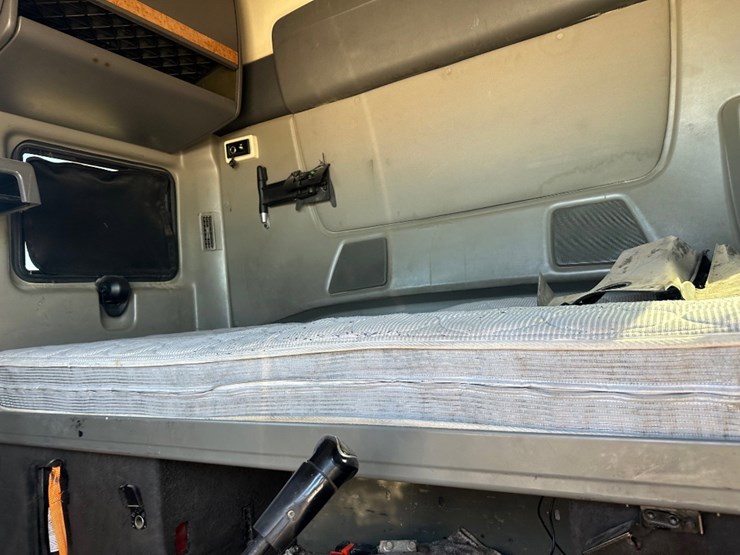 2015-international-prostar-image-9