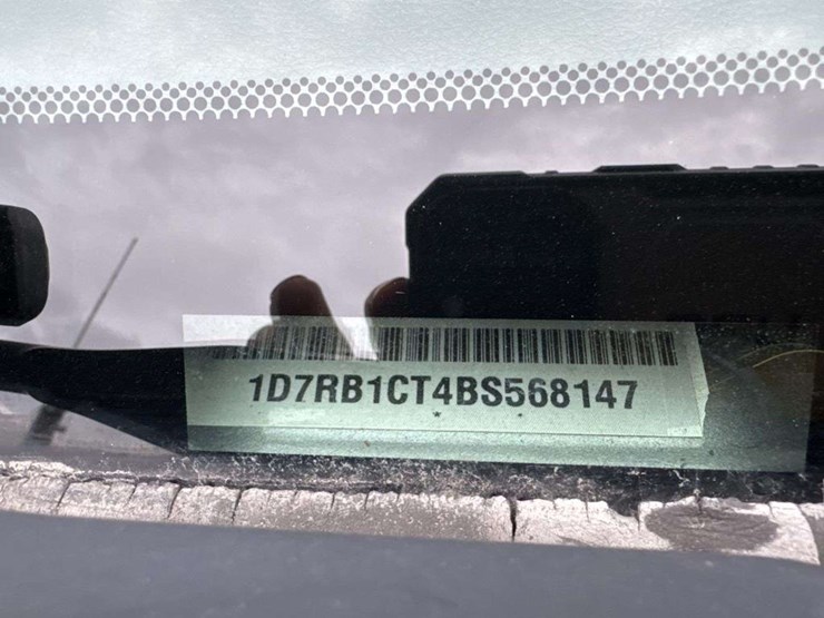 2011-dodge-ram-1500-image-25