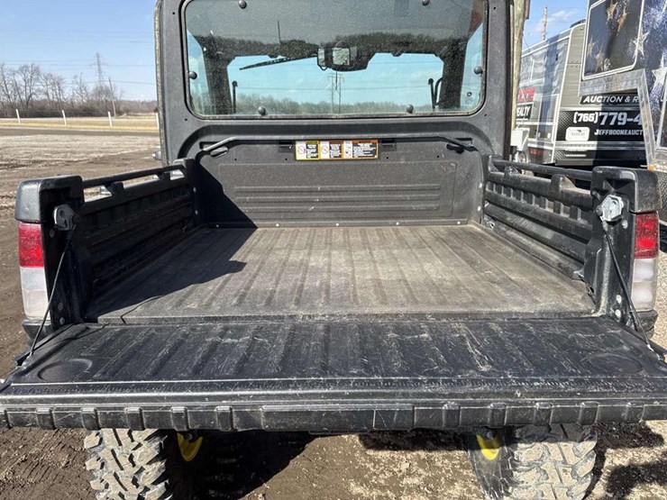 john-deere-gator-image-14