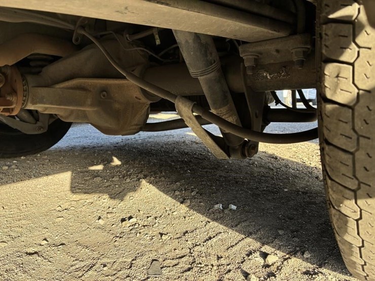 2020-ford-350-image-6