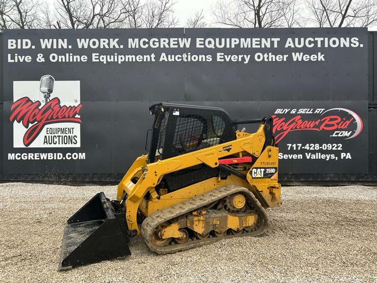 2015-caterpillar-259d-image-1