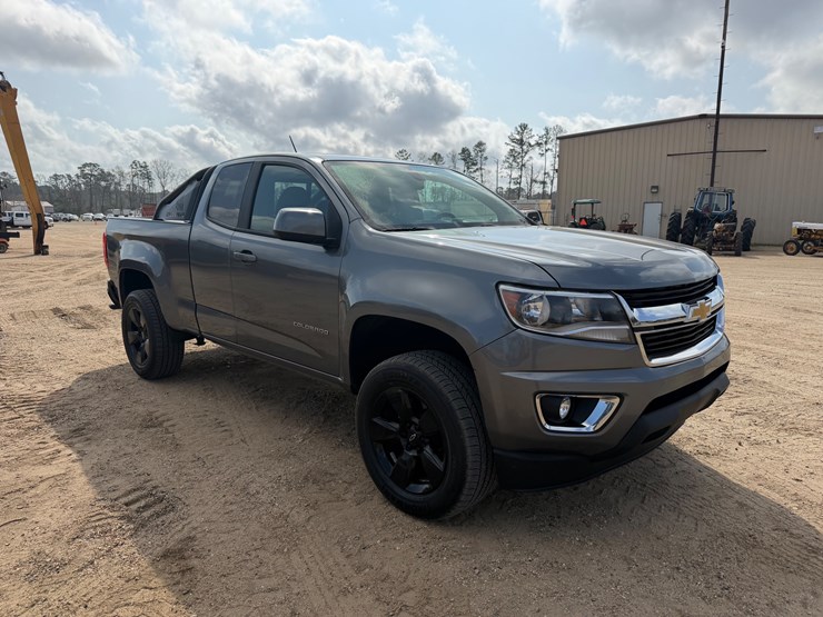 2021-chevrolet-colorado-image-2