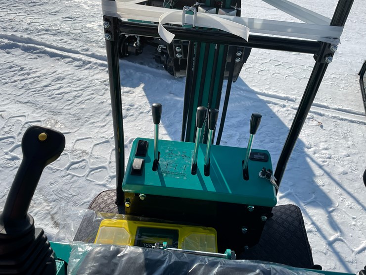 #5350-•-mx50r-mini-excavator-image-9