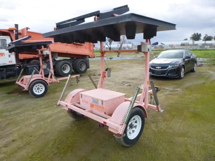 wanco-wtsp-towable-arrow-board-image-3