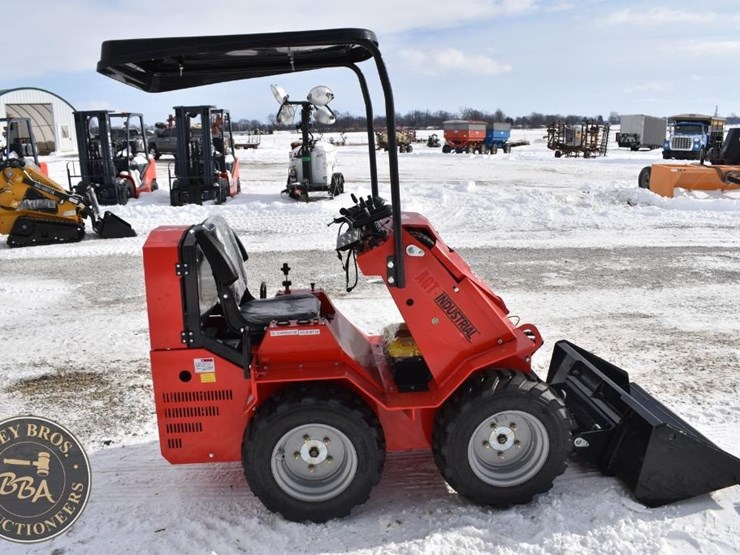 agt-industrial-mini-skid-steer-41825-image-8