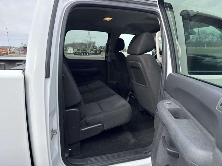 2011-gmc-sierra-1500-image-18