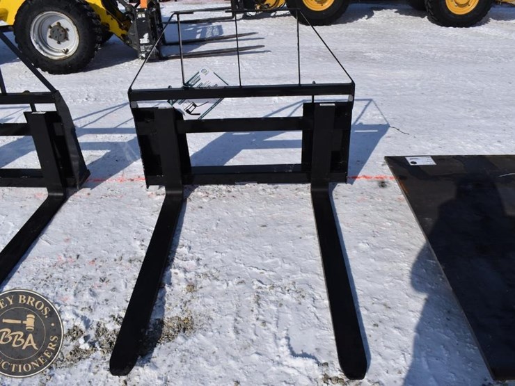 agt-industrial-pallet-fork-attachment-41892-image-3