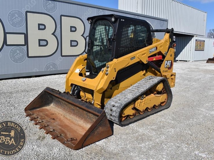 2022-caterpillar-259d3-image-3