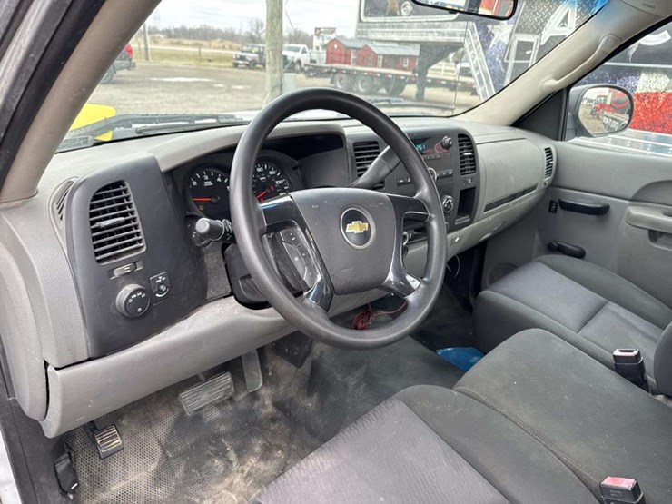 2012-chevrolet-1500-image-17