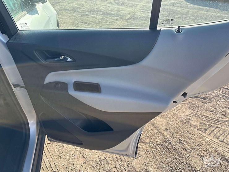 2021-chevrolet-equinox-image-22