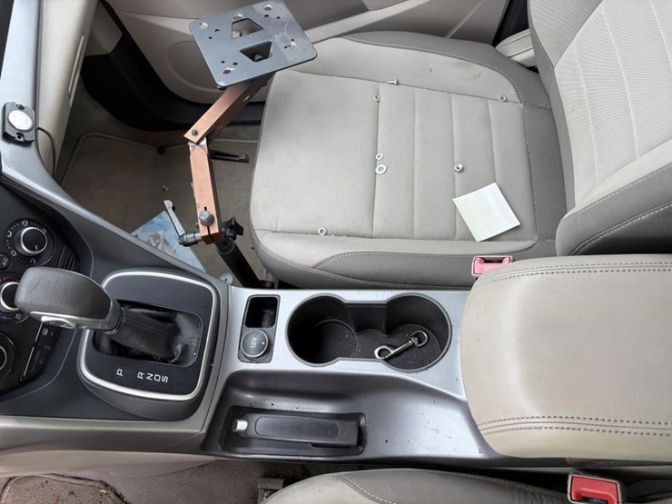 2013-ford-escape-se-image-18