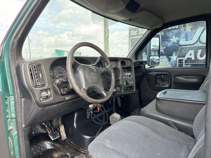 2009-chevrolet-kodiak-c5500-image-24