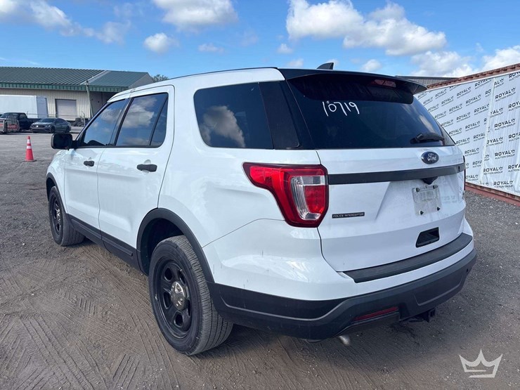 2018-ford-explorer-image-4