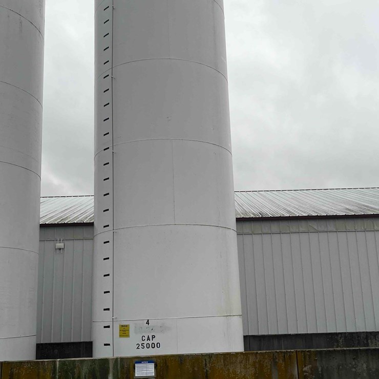 25,000 Gallon Steel Tank