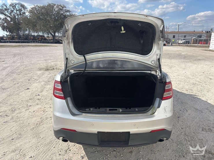 2016-ford-taurus-sedan-image-20