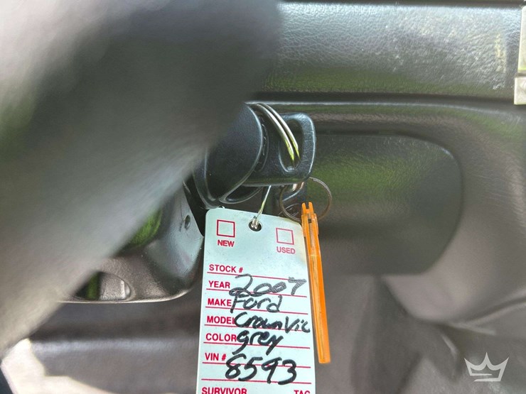 2007-ford-crown-victoria-sedan-image-26