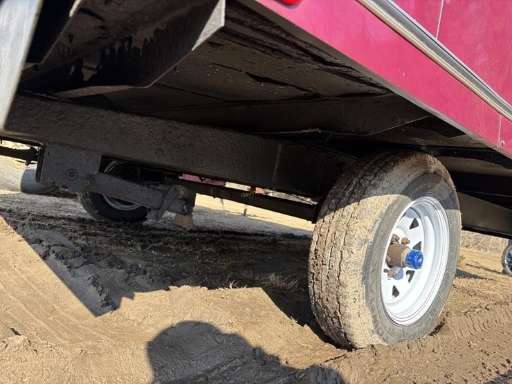 haulmark-2-place-enclosed-snowmobile-trailer-image-5