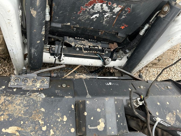 2022-bobcat-t76-image-10