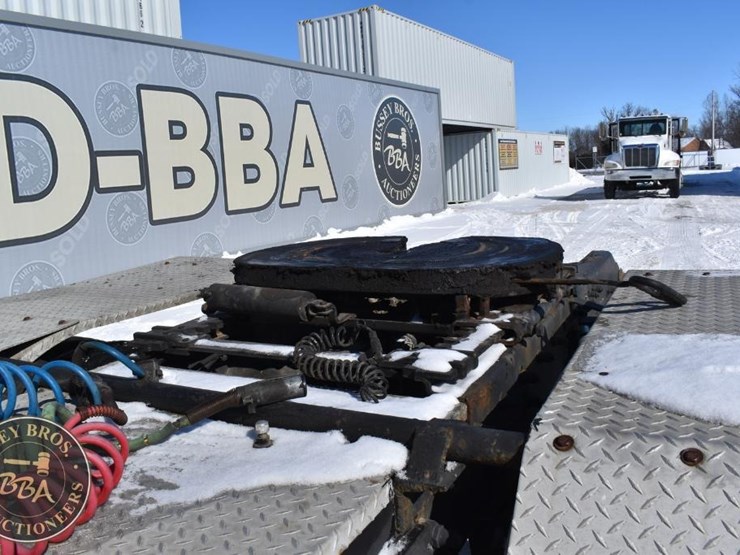 2005-peterbilt-385-image-12