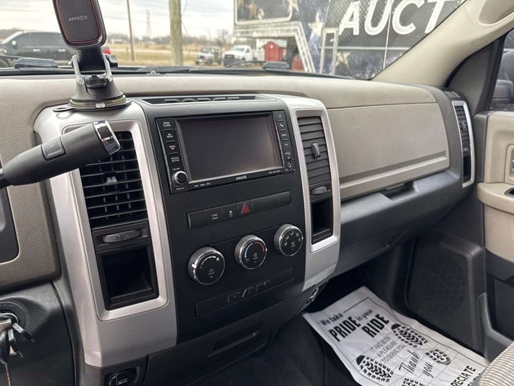 2011-dodge-ram-1500-image-22
