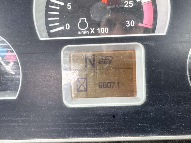 2013-caterpillar-420-image-31