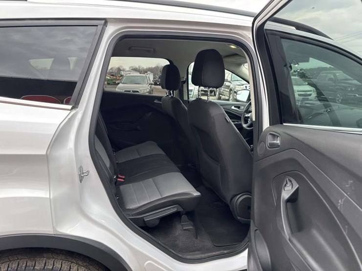 2014-ford-escape-se-image-18